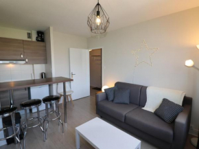 Annecy - Appartement 2 pièces rénové, proche lac et centre-ville, avec parking - FR-1-432-76